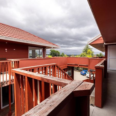 Haka Lodge Taupo Exterior photo